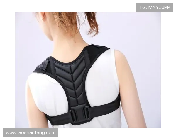 驼背矫正器与背部肌群强化器械协同训练方案