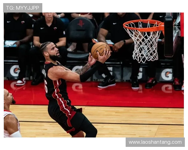 休斯敦火箭队比赛现场实况报道与赛场氛围描述 休斯敦火箭队比赛现场实况报道与赛场氛围描述