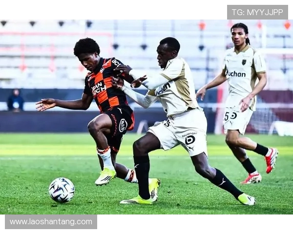 法甲积分榜悬念重重巴黎仅领先2分朗斯紧追不舍